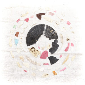 Assemblage de déchets ostréicoles issus de nettoyage de plage